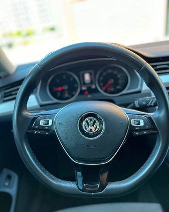 Volkswagen Passat cena 74990 przebieg: 62000, rok produkcji 2019 z Kraków małe 742